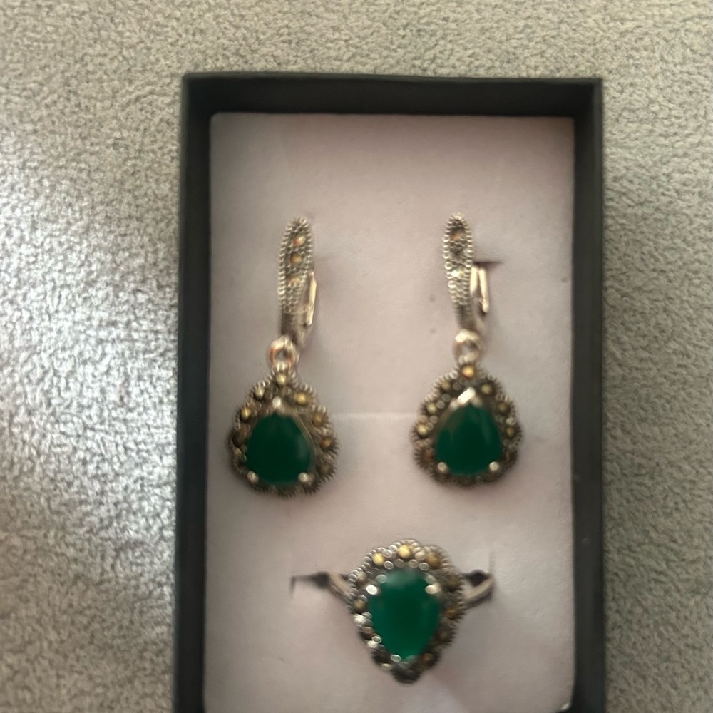 Elegant Green Jewelry Set